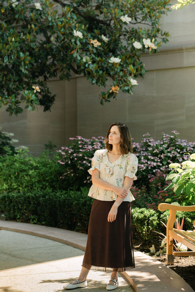 Washington, DC violinist portrait featuring Emily outside of the National Gallery of Art